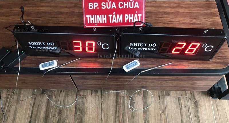đồng hồ hiển thị nhiệt độ